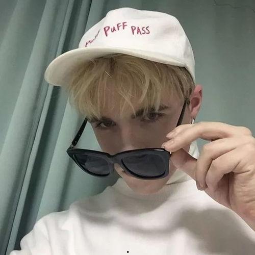 男生欧美套装图片大全,男生经典套装图片解析